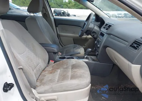2010 Ford Fusion Se z USA, uszkodzony, nr VIN 3FAHP0HA3AR133645